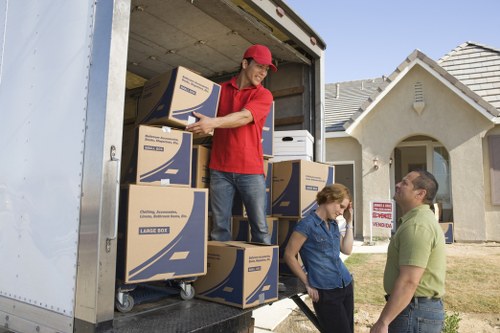Family using secure storage during a move in Hernehill